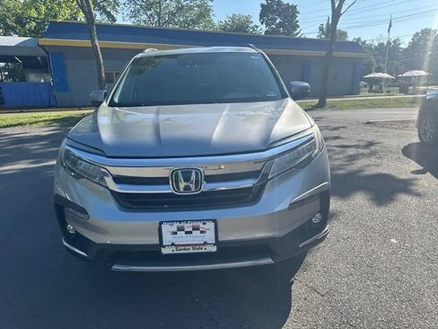 Used 2019 Honda Pilot Touring image 2