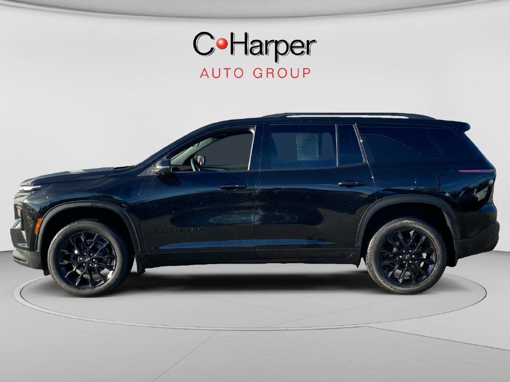 Used 2026 Chevrolet Traverse LT w/ Midnight/Sport Edition AWD/4WD image 6