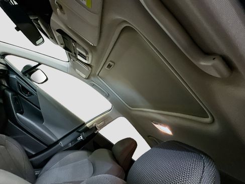 Used 2024 Subaru Crosstrek 2.0i Premium image 26