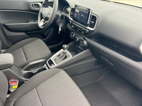 New 2026 Hyundai Venue SE image 16