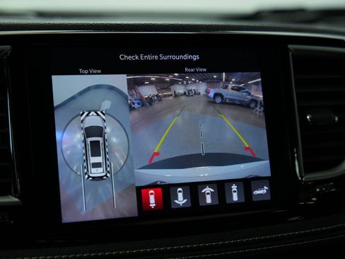 Used 2024 Chrysler Pacifica Limited FWD image 44