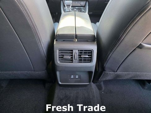 Used 2025 Nissan Rogue SL image 10