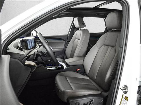 Certified 2025 Audi Q5 Premium w/ Convenience Package AWD/4WD image 17