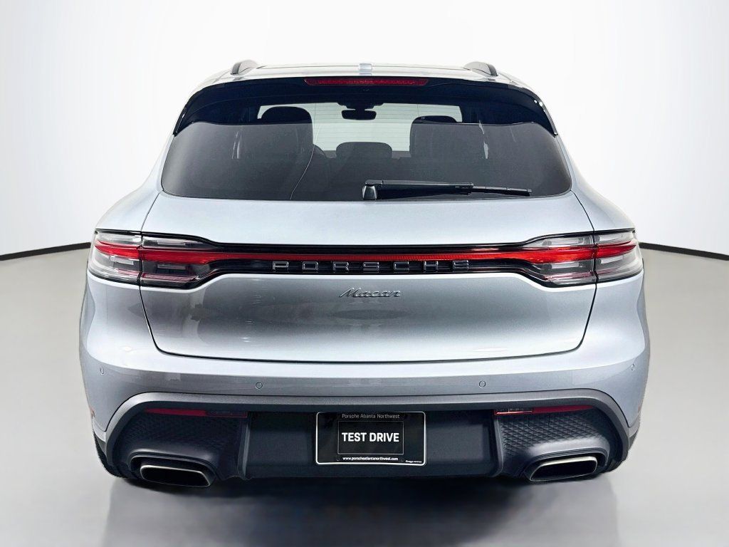 Certified 2026 Porsche Macan AWD/4WD image 10