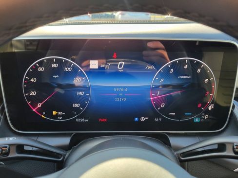 Used 2025 Mercedes-Benz GLC 300 4MATIC image 26