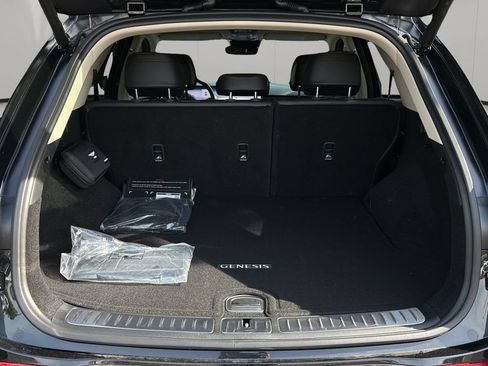 Certified 2026 Genesis GV70 2.5T AWD/4WD image 10