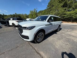 New 2025 Lincoln Navigator L Reserve video 2