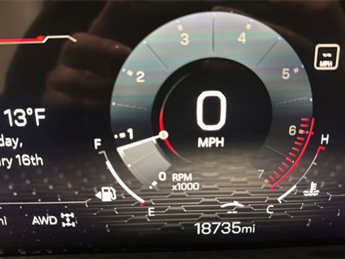 Used 2025 GMC Acadia Elevation image 14