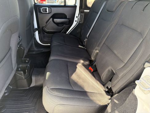 Used 2022 Jeep Wrangler Unlimited Sport image 18