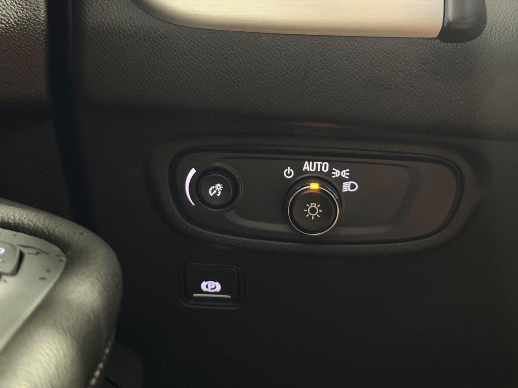 Used 2024 GMC Terrain SLE AWD/4WD image 16