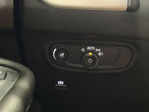 Used 2024 GMC Terrain SLE AWD/4WD image 16