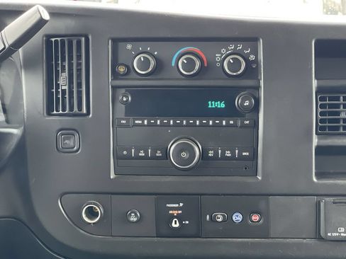 Used 2021 Chevrolet Express 3500 LS w/ Cold Climate Package RWD image 27