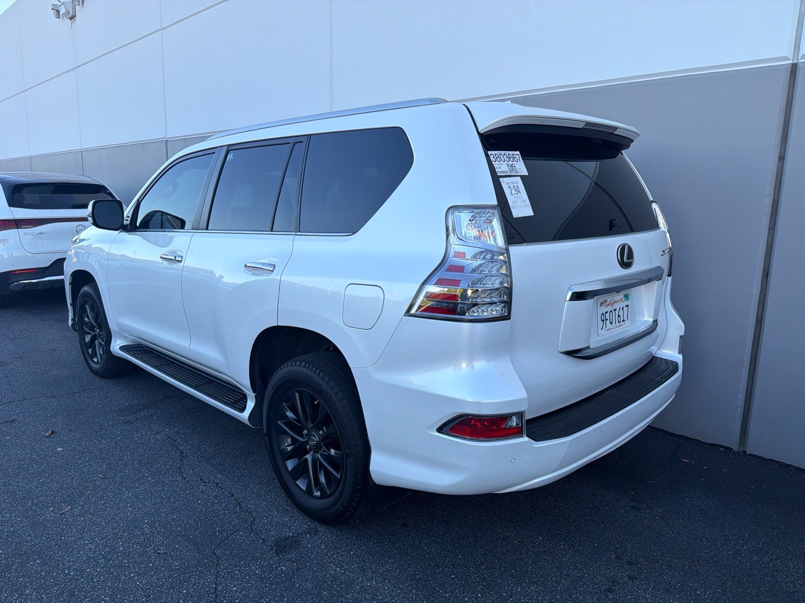 Used 2023 Lexus GX 460 Premium w/ Premium Package AWD/4WD image 3