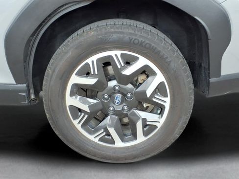Used 2025 Subaru Forester Premium AWD/4WD image 4