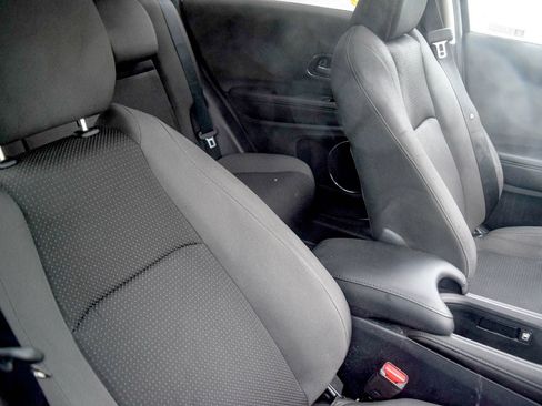 Used 2019 Honda HR-V EX image 10