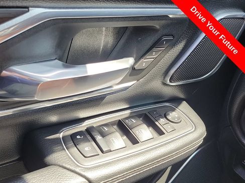 Used 2023 RAM 1500 Laramie AWD/4WD image 19