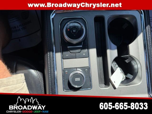 Used 2020 Ford Expedition XLT w/ Equipment Group 202A AWD/4WD image 20