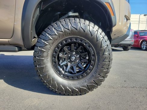 Used 2023 Nissan Frontier Pro-X w/ Technology Package image 6