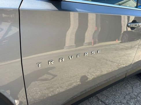 Used 2023 Chevrolet Traverse LT FWD image 13