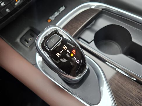 Used 2018 Buick Enclave Avenir w/ Avenir Technology Package image 26