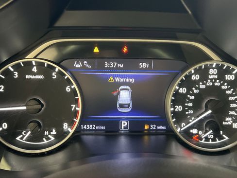 Used 2024 Nissan Murano SV image 17