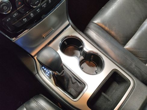 Used 2019 Jeep Grand Cherokee Limited image 26