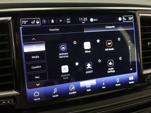 Used 2024 Chrysler Pacifica Limited FWD image 57