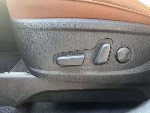 Used 2025 Kia Telluride AWD image 18