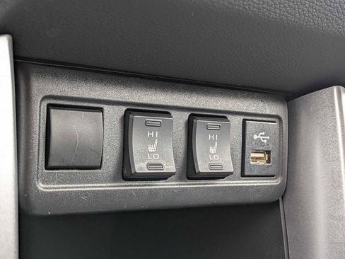 Used 2022 Toyota Corolla Cross XLE image 31