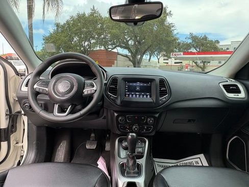 Used 2021 Jeep Compass Latitude AWD/4WD image 16