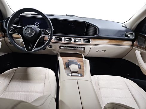 Used 2024 Mercedes-Benz GLE 450 4MATIC image 9