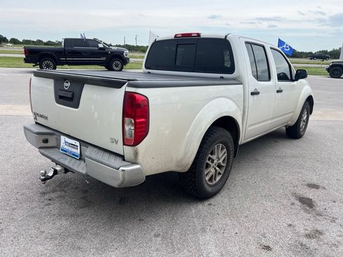 Used 2019 Nissan Frontier SV RWD image 6