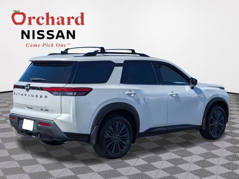New 2026 Nissan Pathfinder SL w/ SL Premium Package AWD/4WD image 5