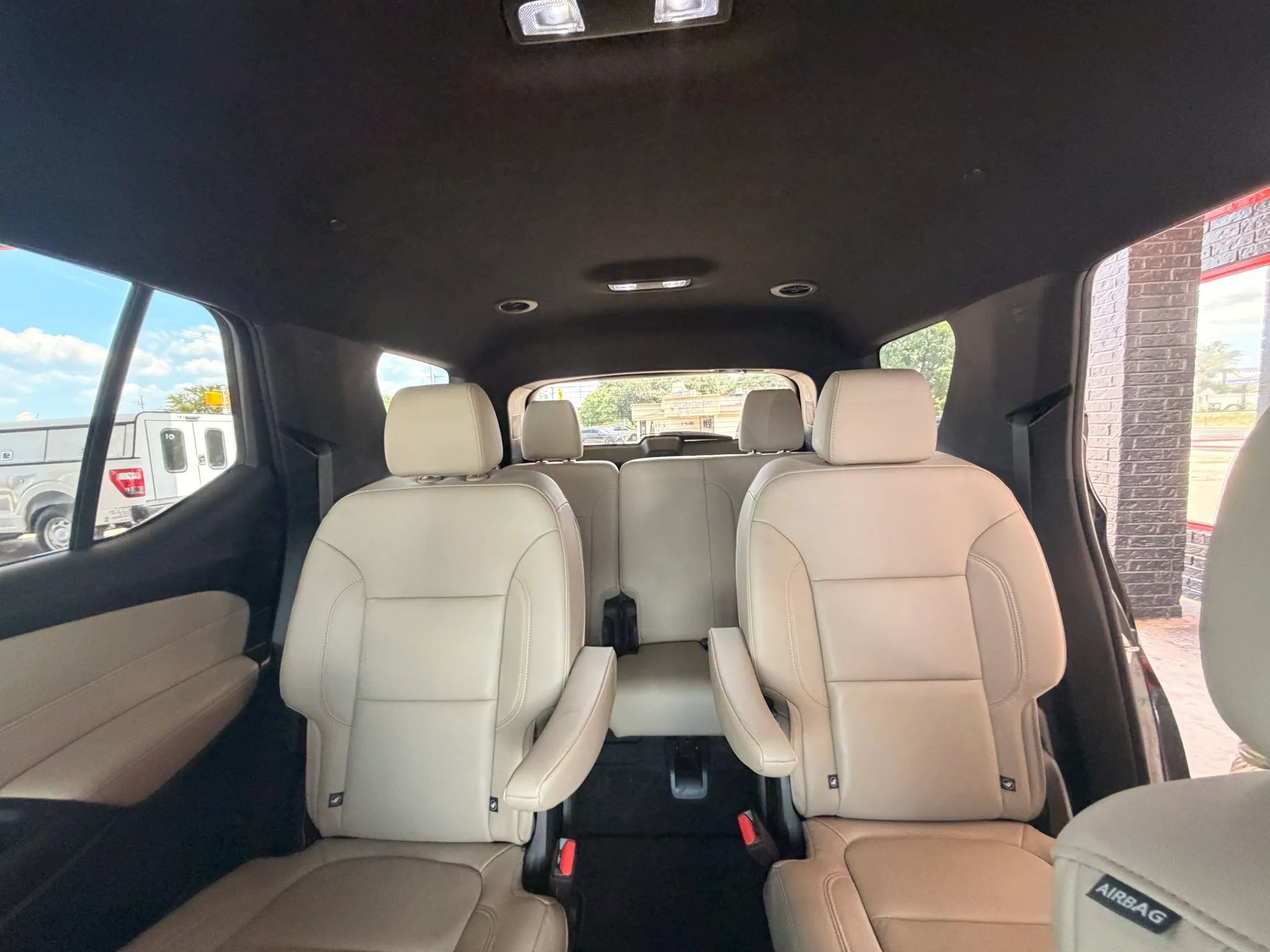 Used 2022 Chevrolet Traverse LT w/ LT Premium Package FWD image 23