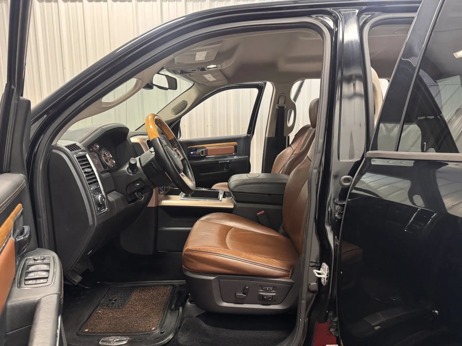 Used 2013 RAM 1500 Laramie Longhorn w/ Convenience Group AWD/4WD image 35