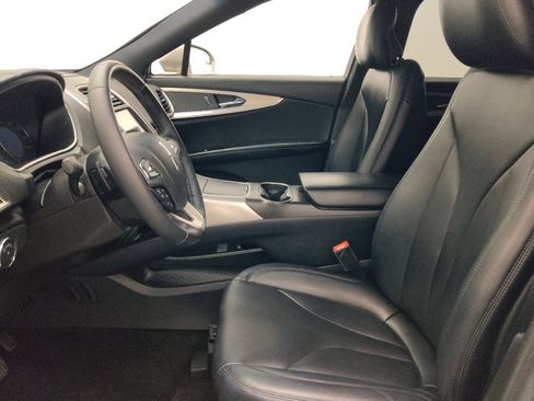 Used 2016 Lincoln MKX Premiere w/ Cargo Accessories Package FWD image 17