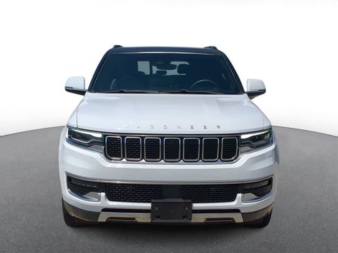 Used 2022 Jeep Wagoneer Series III w/ Premium Group I AWD/4WD image 3