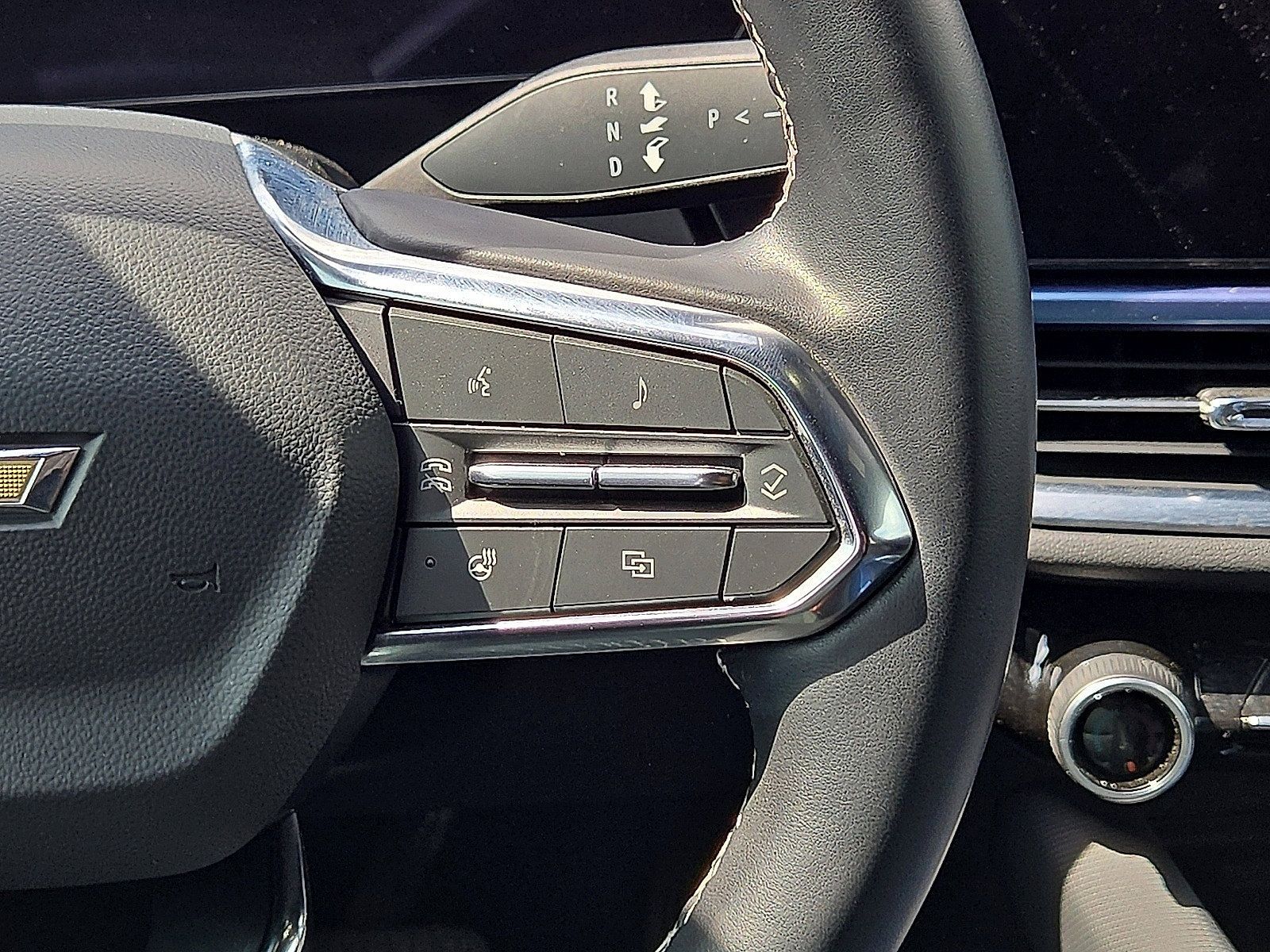 Used 2024 Chevrolet Equinox EV LT FWD image 20