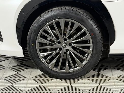 Used 2024 Lexus RZ 300e Premium image 11