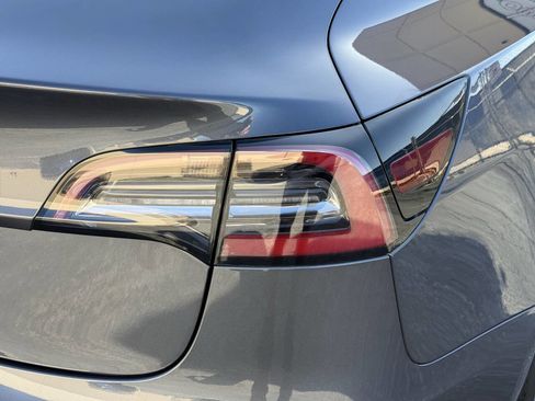 Used 2018 Tesla Model 3 Long Range RWD image 26