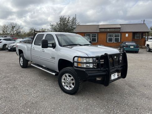 Used 2014 Chevrolet Silverado 3500 LT w/ Texas Edition image 5