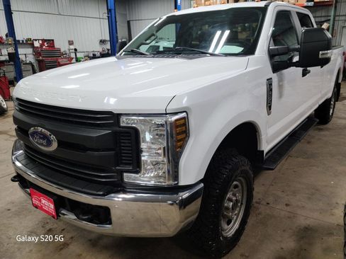Used 2019 Ford F250 XL w/ Power Equipment Group image 4