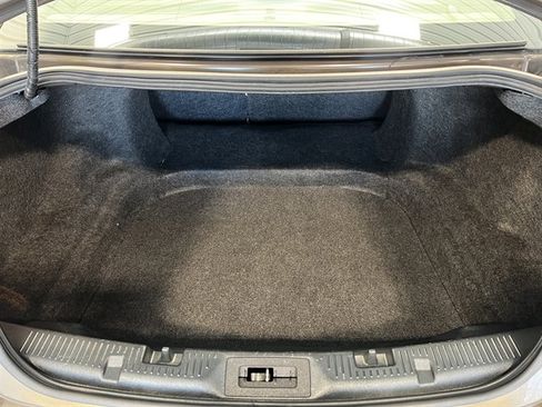 Used 2015 Ford Taurus SE image 18