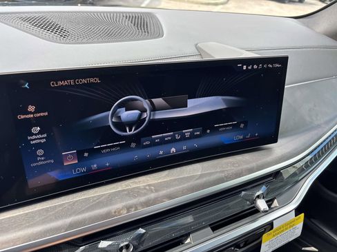 New 2026 BMW X5 xDrive40i w/ Premium Package AWD/4WD image 19