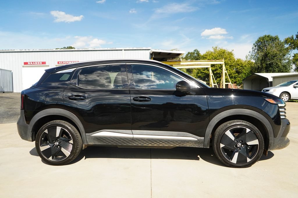 Used 2025 Nissan Kicks SR FWD image 3