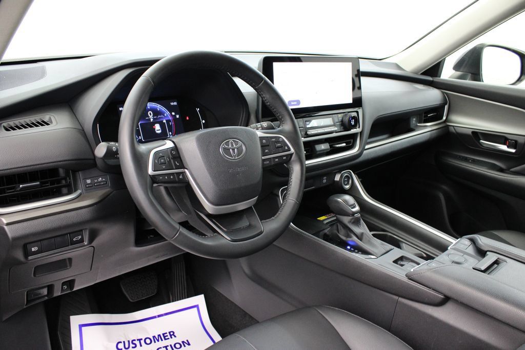Used 2025 Toyota Grand Highlander AWD image 15