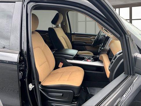 Used 2019 RAM 1500 Big Horn AWD/4WD image 8