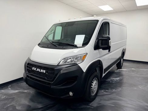 Used 2024 RAM ProMaster 2500 w/ Safety Group FWD image 18