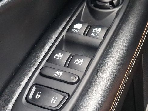 Used 2020 Jeep Compass Latitude w/ Cold Weather Group AWD/4WD image 24