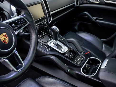Used 2015 Porsche Cayenne Diesel AWD/4WD image 13